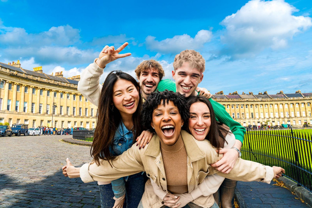 Bath: Tour a piedi e gioco di esplorazione della città