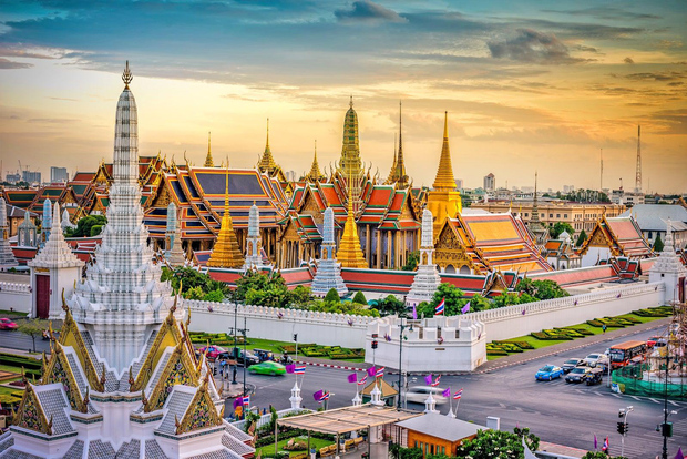 Bangkok: Grand Palace, Wat Pho, and Wat Arun Guided Tour