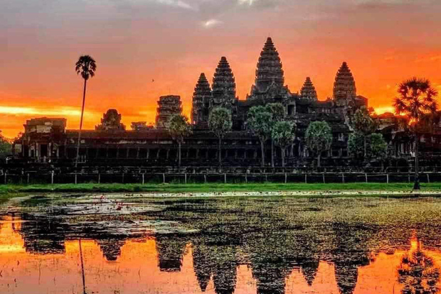 Siem Reap: Angkor Wat Sunrise and Full-Day Sightseeing Tour
