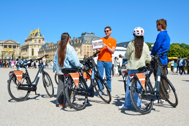 Versailles: Bike Tour on a premium Dutch bike
