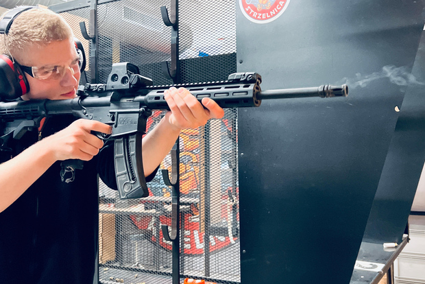 Poligono di tiro di Cracovia con istruttore