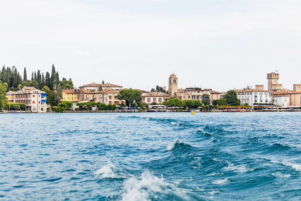 Von Mailand aus: Geführte Tagestour nach Verona und zum Gardasee