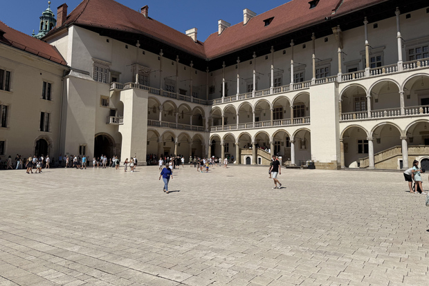 Cracovie : château du Wawel, cathédrale, mine de sel et déjeuner