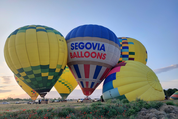 Segovia: volo in mongolfiera con pranzo di 3 portate opzionale