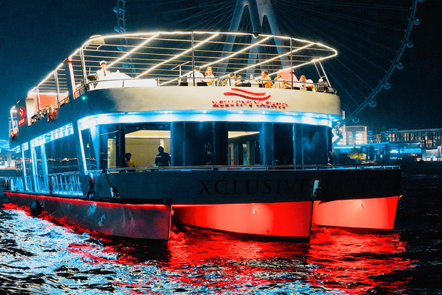 Dubai: Sonnenuntergangs- oder Dinner-Kreuzfahrt mit Live-Musik und offener Bar