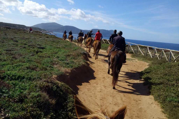 Alghero: Ridning för experter i Baratzsjön