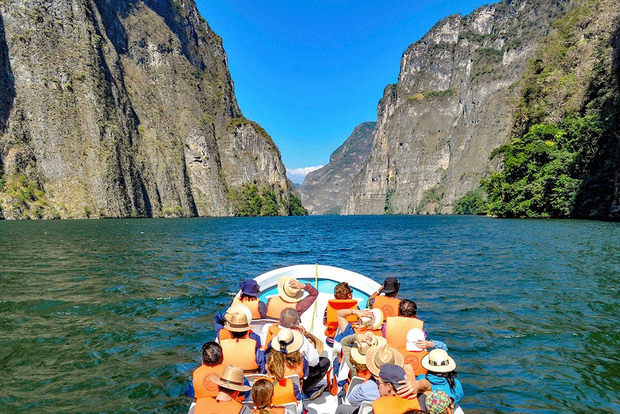 From Tuxtla Gutierrez: Sumidero Canyon & San Cristobal Tour