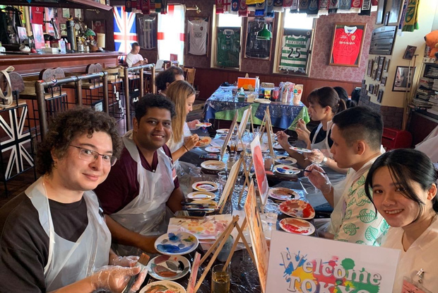 Tokyo: Paint and Wine "Japan scenery and Seasons"