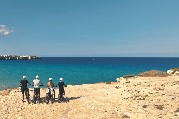 Lecce y Salento: tour en bicicleta eléctrica por pueblos costeros y antiguas masías.