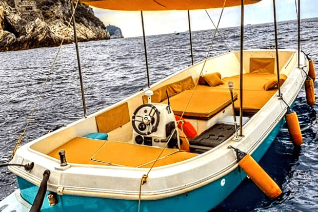 La Spezia: Cinque Terre Boat Tour with Food and Drinks