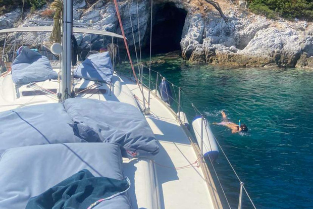 Skiathos: day sailing trip with swim stops and lunch