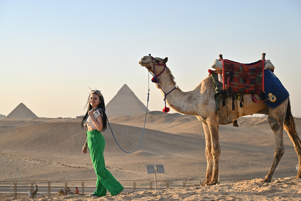 Hurghada: Cairo Day Trip with Giza Pyramids, Sphinx & Museum