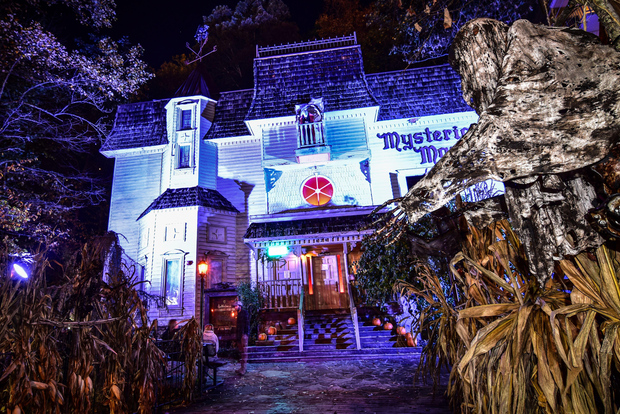 Gatlinburg Ghost Tours: tumbas y demonios de la Edad Dorada