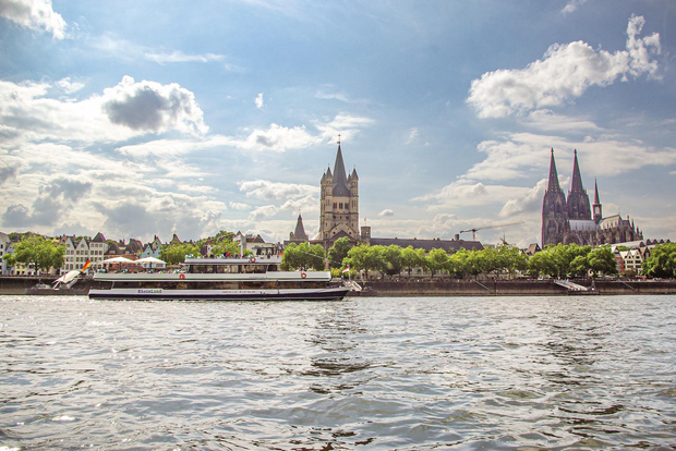 Cologne: 1-hour Rhine Cruise in Cologne