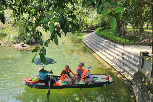 Ханой: 2-дневный тур в Ниньбинь и залив Халонг с трансфером