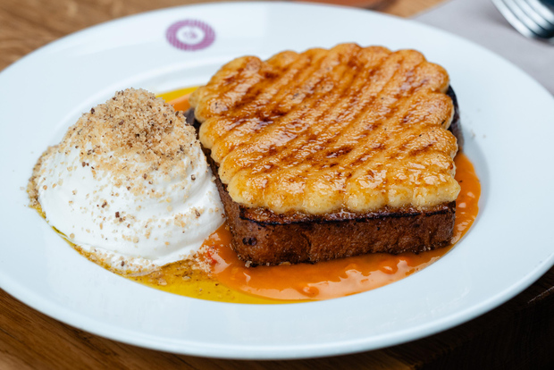 Berlino: raffinata colazione con champagne a Schoneberg