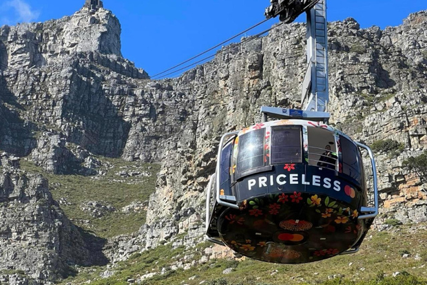 Cape Town: Table Mountain and V&A Waterfront Guided Tour