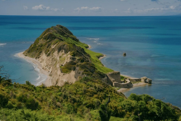 Capo di Rodon, escursione al castello, spiaggia, tour di degustazione di vino!