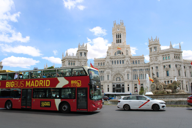 Madrid: Tour panoramico in autobus di grandi dimensioni con guida dal vivo