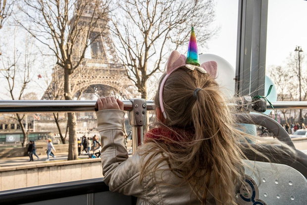 Paris: Tootbus Kids Bus Tour Experience