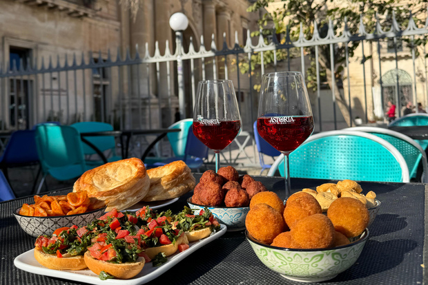 Lecce: Visita guiada a pie por la calle con comida y vino