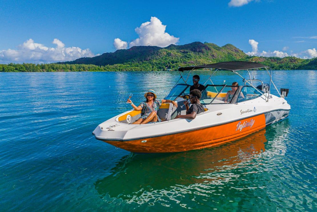 Praslin: Curieuse & St-Pierre Aventura de barco com snorkeling