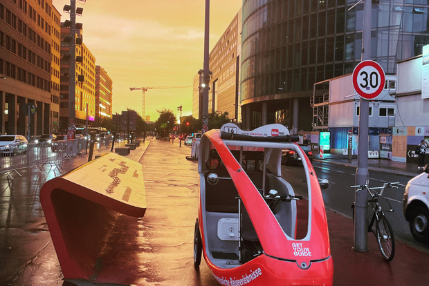 Incontra Babbo Natale a Berlino: vin brulé e giro turistico in risciò elettrico