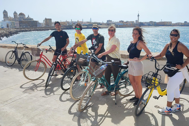 Cádiz: Guidad stadsvandring med sightseeing på cykel