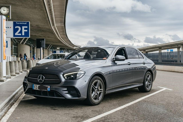 Parigi: trasferimento privato premium da/per l'aeroporto CDG