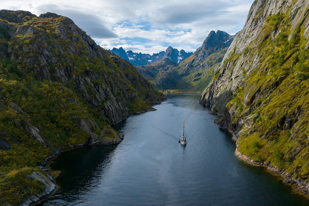 Lofoten Kleingruppe Trollfjord-Kreuzfahrt auf 33m klassischer Yacht