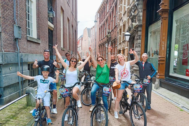 Amsterdam: Tour in bicicletta fuori dai sentieri battuti in francese