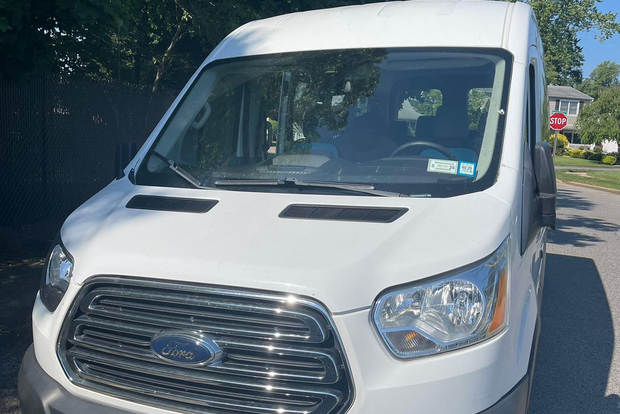 Частный трансфер: аэропорт Ла Гуардия до Манхэттена (до 10 человек).