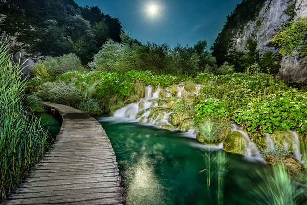 Laghi di Plitvice: tour guidato a piedi con autobus e giro in barca