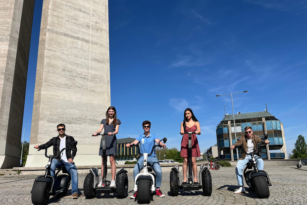 Praga: tour combinato in Segway e monopattino elettrico