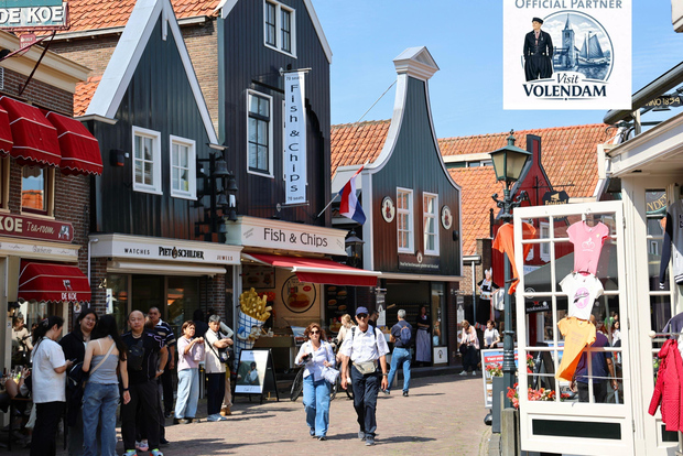 Tour autentico di mezza giornata a Volendam: tradizioni, cibo e artigianato