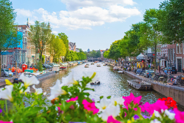 Private walking tour of the canals, Jordaan neighborhood, and Anne Frank House