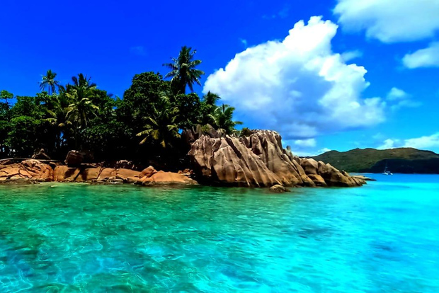 Praslin: viagem de 1 dia às ilhas Curieuse e St Pierre com churrasco