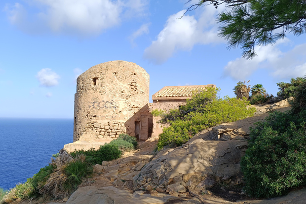 Mallorca: Sant Elm to La Trapa Monastery Guided Hike