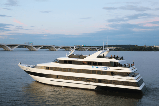 Washington DC: Thanksgiving Buffet Lunch River Cruise