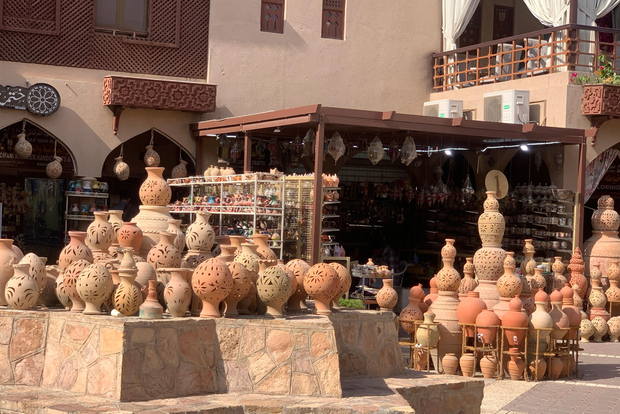 Muskat: Nizwa-fortet, souk och Birkat Al Mouz – guidad tur + lunch