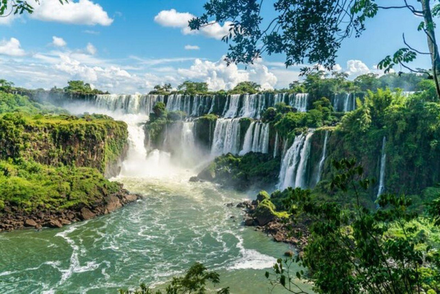 Full day Argentinean Iguazu Falls + Great Adventure Tour