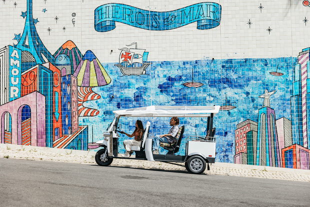 Vadio: Lisbon Old Town Private Tuk Tuk Tour