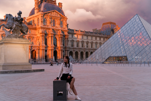 Paris:sunset photoshoot in ❤️️ of Paris- Louvre Orsay Eiffel