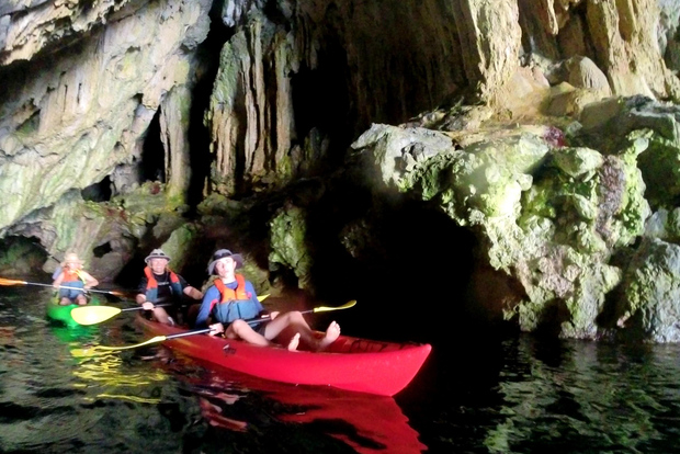 Амальфи: каякинг и сноркелинг в пещере Пандоры, скрытый пляж и напитки