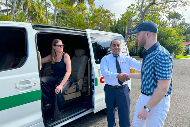 Von Santiago nach Puerto Plata: Einfache Fahrt und Hin- und Rückfahrt