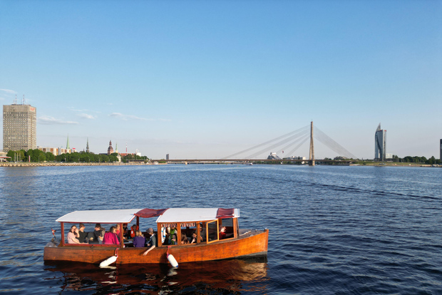Riga : Excursion en bateau privé dans le canal de Riga et la Daugava