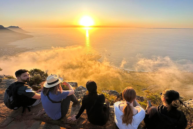 Cape Town: Lion's Head Sunrise or Sunset Hike