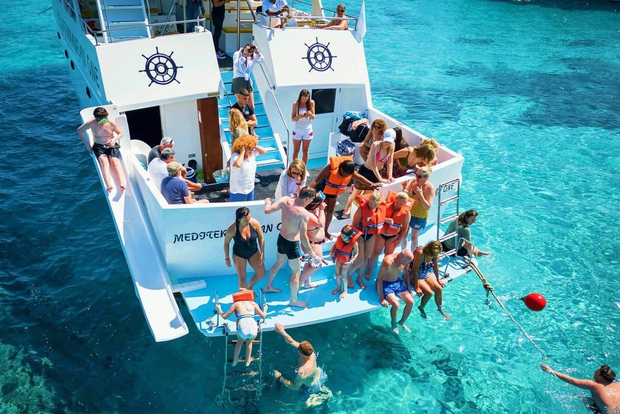 Limasol: Cuna de Afrodita y Paseo en Barco por la Laguna Azul