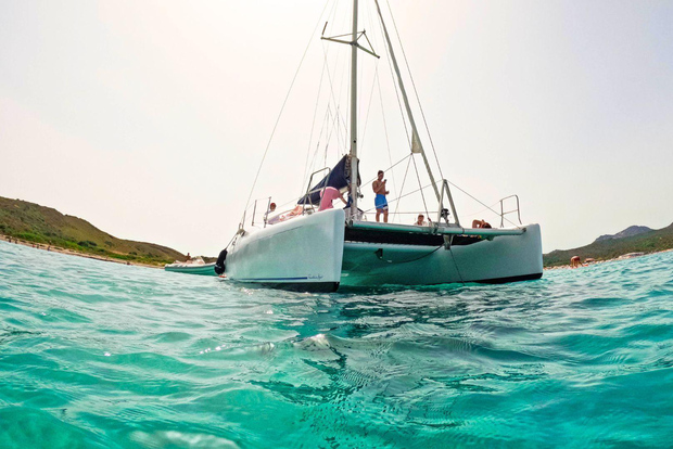 Из Ольбии: тур на катамаране Таволара или Кала Мореска