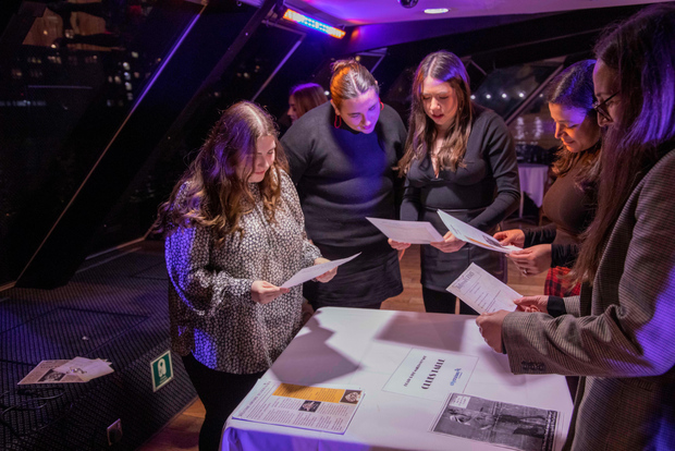 伦敦：谋杀之谜游轮（含 3 道菜晚餐）